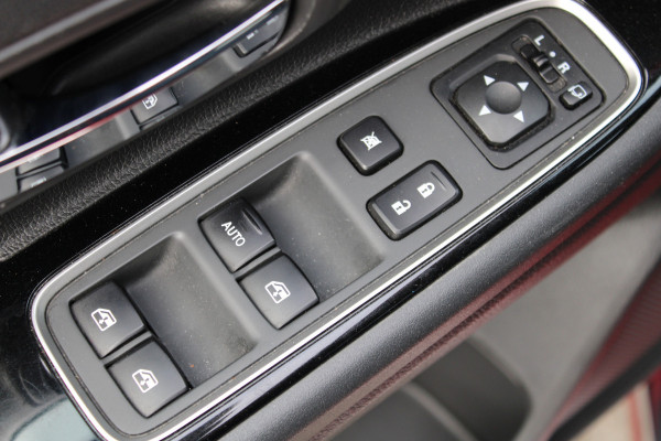 Mitsubishi Outlander 2.0 PHEV Premium 4WD NAVI TREKHAAK ECC 112000KM!!