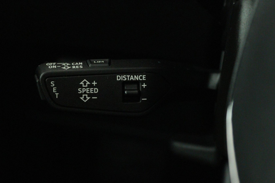 Audi e-tron Sportback 50 quattro Business edition Plus 71 kWh (PANORAMADAK, STOELVERWARMING, DIGITALE COCKPIT, ACHTERUITRIJCAMERA)
