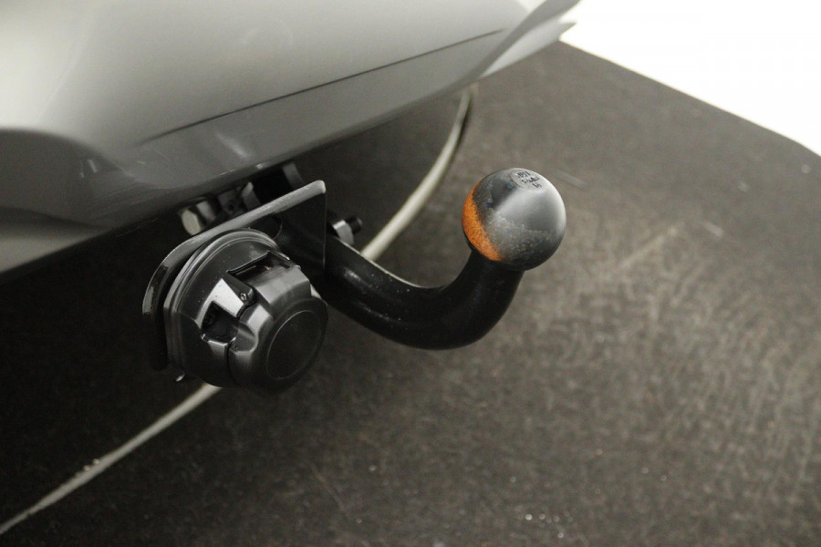 Kia Sportage 1.6 T-GDi MHEV DynamicLine (NAP, TREKHAAK, ACHTERUITRIJCAMERA, LANE-ASSIST, NAVIGATIE CARPLAY, PARKEERSENSOREN)