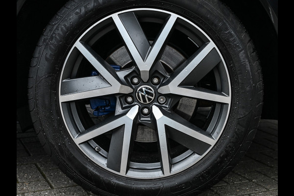 Volkswagen Touareg 3.0 TSi 4MOTION R · Panoramadak · Luchtvering · Adaptive Cruise Control · Memory Seats · Camera · Keyless entree · Blis · Ambian