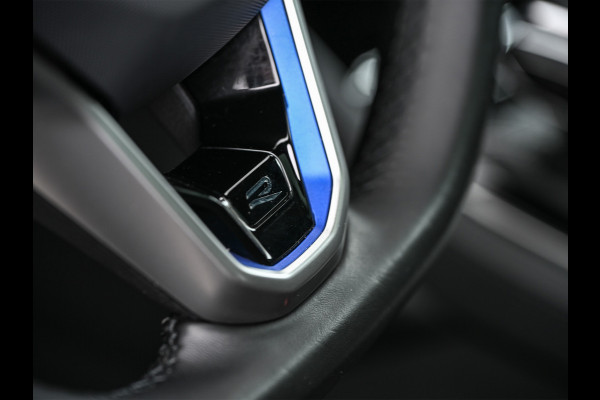 Volkswagen Touareg 3.0 TSi 4MOTION R · Panoramadak · Luchtvering · Adaptive Cruise Control · Memory Seats · Camera · Keyless entree · Blis · Ambian
