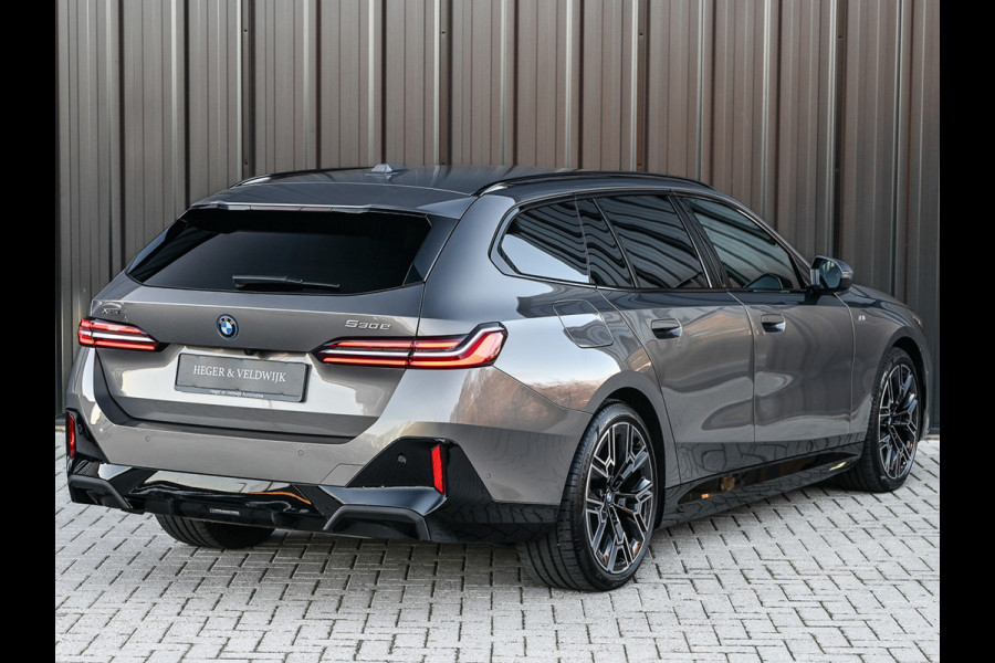 BMW 5 Serie Touring 530e XDRIVE | SHADOW LINE | M-SPORT | COMFORT ACCESS | ACTIVE CRUISE | BOWERS & WILKINS | 360 CAMERA | STUUR- EN STOELVE