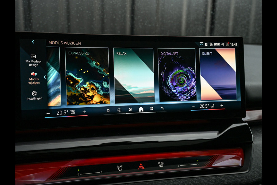 BMW 5 Serie Touring 530e xDrive · M Sportpaket Pro ·Harman Kardon · M Sport Suspension · Adaptive Led · Driving Assistant Plus · Ambient Lig