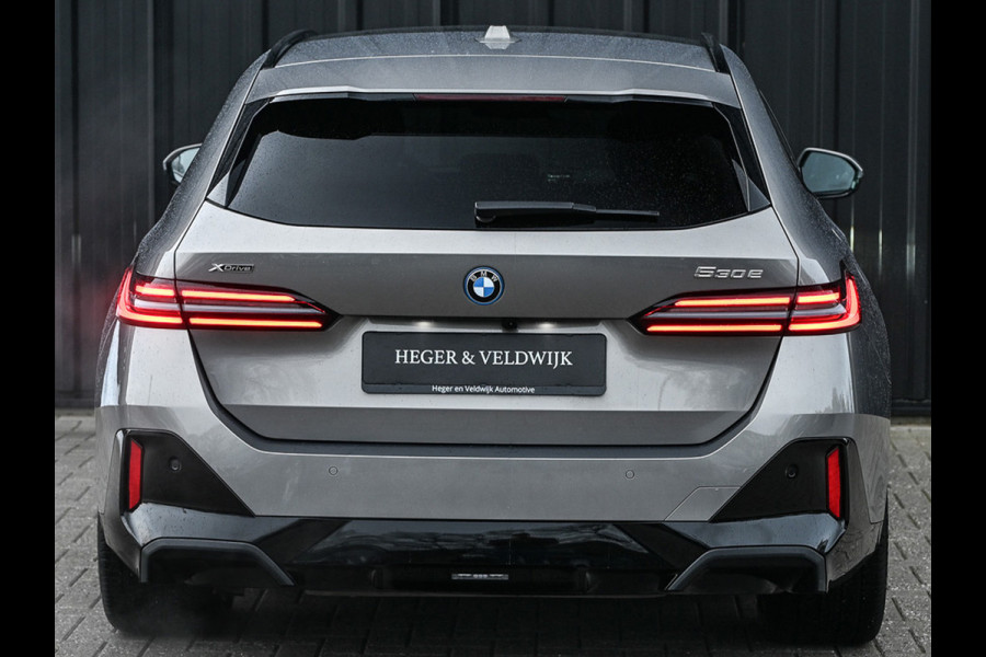BMW 5 Serie Touring 530e xDrive · M Sportpaket Pro ·Harman Kardon · M Sport Suspension · Adaptive Led · Driving Assistant Plus · Ambient Lig