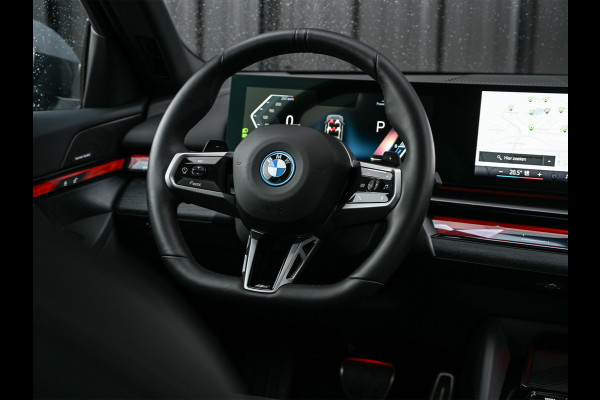 BMW 5 Serie Touring 530e xDrive · M Sportpaket Pro ·Harman Kardon · M Sport Suspension · Adaptive Led · Driving Assistant Plus · Ambient Lig