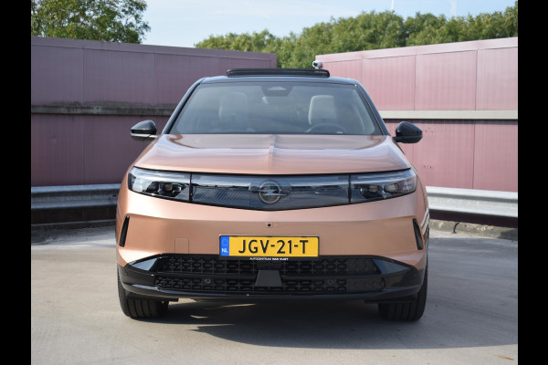 Opel Grandland Electric GS 73 kWh SCHUIFKANTELDAK | NAVIGATIE | CARPLAY | ACHTERUITRIJCAMERA MET SENSOREN | WINTERPAKKET |