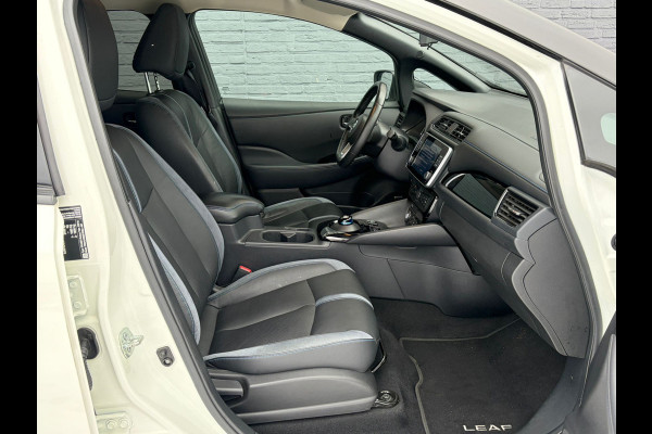 Nissan Leaf e+ 218pk 62kWh Soh 90% Leer Grootste ACCU Warmtepomp Trekhaak Business Executive Ecc Bose®-Hifi Apple Carplay Android Auto Adap. 360°Camera Stoel+Stuurverwarming Led Two-Tone lak 1e Eigenaar Origineel Nederlandse Auto