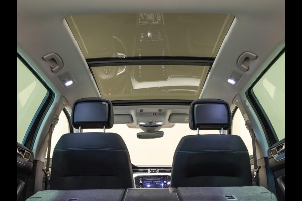 Volkswagen Passat Variant 1.5 TSI Comfort Business / 150pk / Panoramadak / Trekhaak / Achteruitrijcamera
