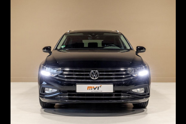 Volkswagen Passat Variant 1.5 TSI Comfort Business / 150pk / Panoramadak / Trekhaak / Achteruitrijcamera
