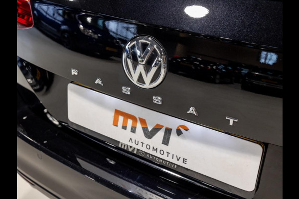 Volkswagen Passat Variant 1.5 TSI Comfort Business / 150pk / Panoramadak / Trekhaak / Achteruitrijcamera