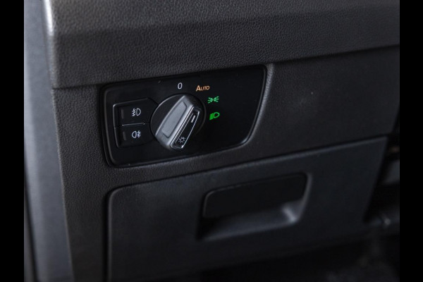 Volkswagen Passat Variant 1.5 TSI Comfort Business / 150pk / Panoramadak / Trekhaak / Achteruitrijcamera