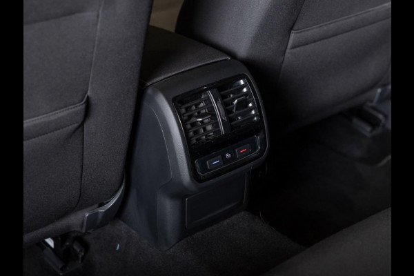 Volkswagen Passat Variant 1.5 TSI Comfort Business / 150pk / Panoramadak / Trekhaak / Achteruitrijcamera