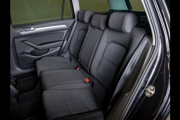 Volkswagen Passat Variant 1.5 TSI Comfort Business / 150pk / Panoramadak / Trekhaak / Achteruitrijcamera
