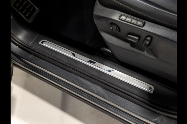 Volkswagen Tiguan 2.0 TSI 4Motion 2x R-line / 220pk / Leder / Pano / Led / Head-up / Virtual Cockpit / 360 camera