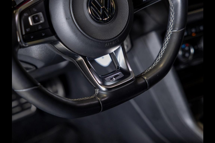 Volkswagen Tiguan 2.0 TSI 4Motion 2x R-line / 220pk / Leder / Pano / Led / Head-up / Virtual Cockpit / 360 camera