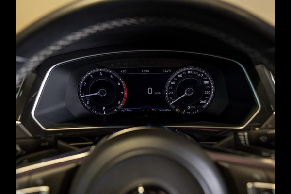 Volkswagen Tiguan 2.0 TSI 4Motion 2x R-line / 220pk / Leder / Pano / Led / Head-up / Virtual Cockpit / 360 camera