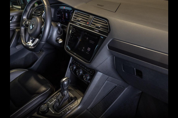 Volkswagen Tiguan 2.0 TSI 4Motion 2x R-line / 220pk / Leder / Pano / Led / Head-up / Virtual Cockpit / 360 camera