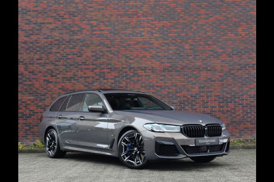 BMW 5 Serie 540i Touring xDrive | M sport Pro - Achteras besturing