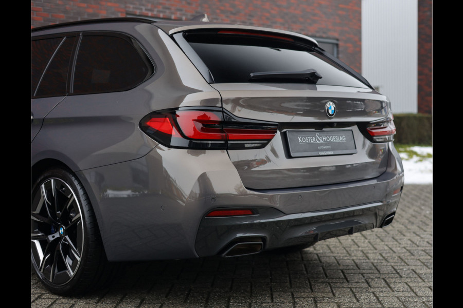 BMW 5 Serie 540i Touring xDrive | M sport Pro - Achteras besturing