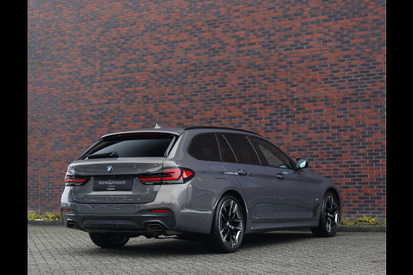 BMW 5 Serie 540i Touring xDrive | M sport Pro - Achteras besturing