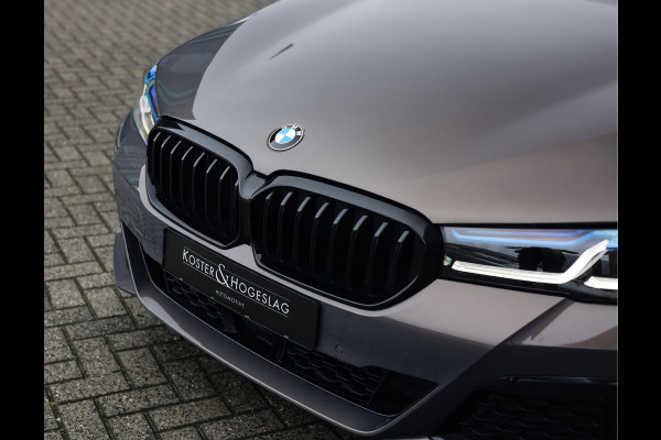 BMW 5 Serie 540i Touring xDrive | M sport Pro - Achteras besturing