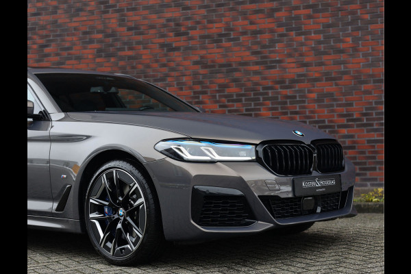 BMW 5 Serie 540i Touring xDrive | M sport Pro - Achteras besturing