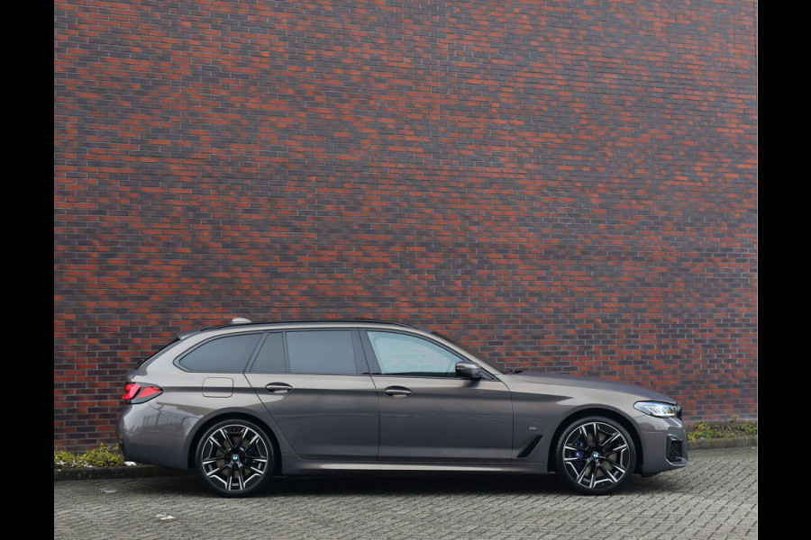 BMW 5 Serie 540i Touring xDrive | M sport Pro - Achteras besturing