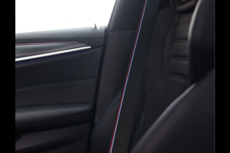 BMW 5 Serie 540i Touring xDrive | M sport Pro - Achteras besturing