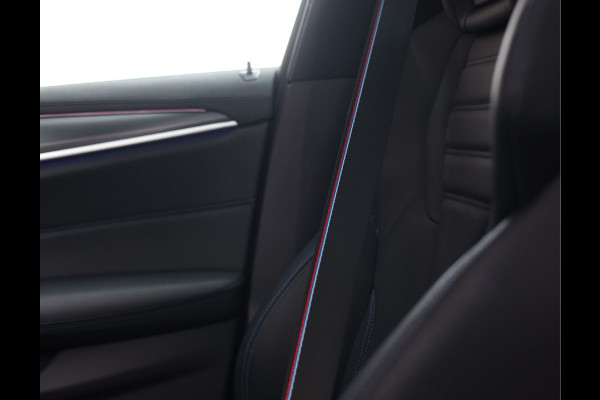 BMW 5 Serie 540i Touring xDrive | M sport Pro - Achteras besturing