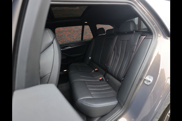 BMW 5 Serie 540i Touring xDrive | M sport Pro - Achteras besturing