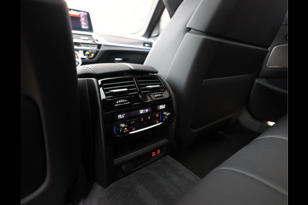 BMW 5 Serie 540i Touring xDrive | M sport Pro - Achteras besturing