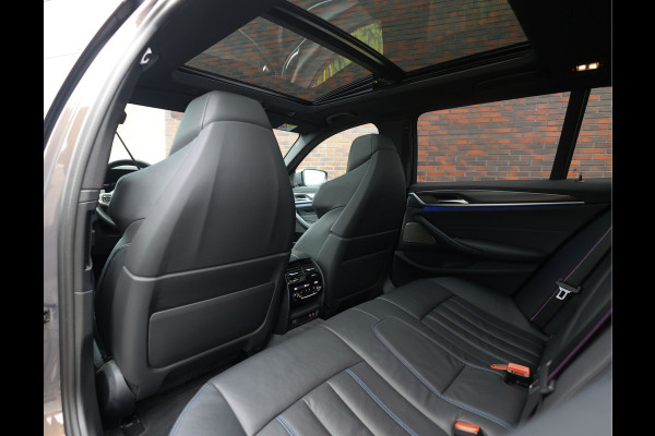 BMW 5 Serie 540i Touring xDrive | M sport Pro - Achteras besturing