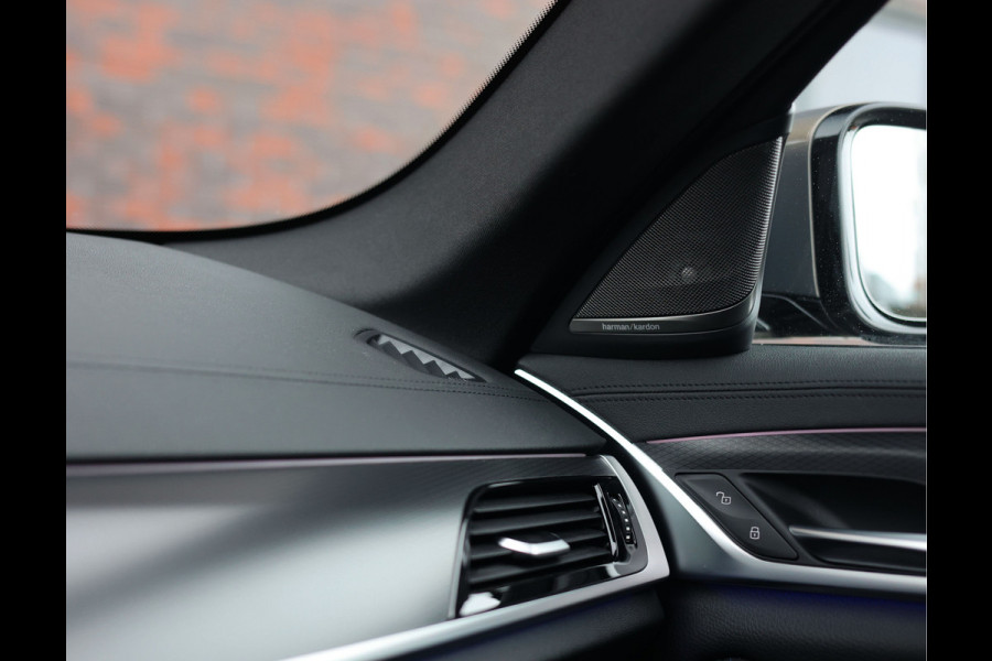 BMW 5 Serie 540i Touring xDrive | M sport Pro - Achteras besturing