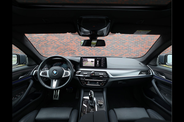BMW 5 Serie 540i Touring xDrive | M sport Pro - Achteras besturing