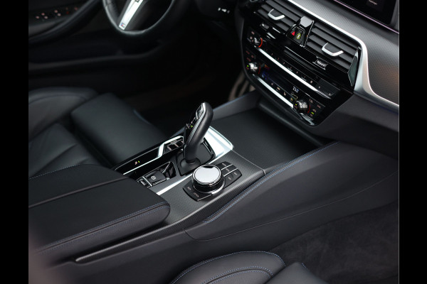 BMW 5 Serie 540i Touring xDrive | M sport Pro - Achteras besturing