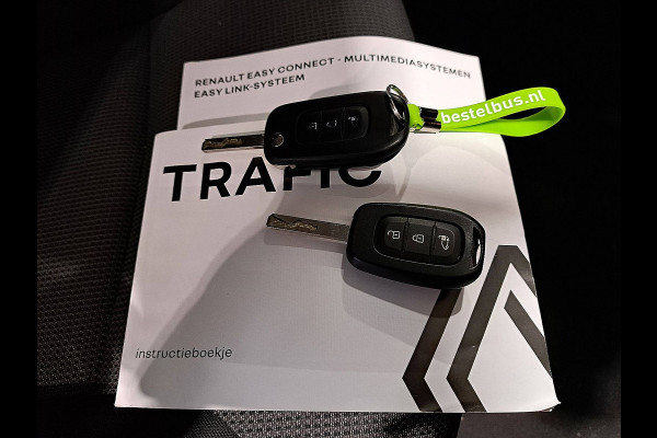 Renault Trafic 2.0 dCi 150 T29 L2H1 DC Airco Automaat Navi Sidebars Euro6 150Pk NAP 1e Eigenaar!