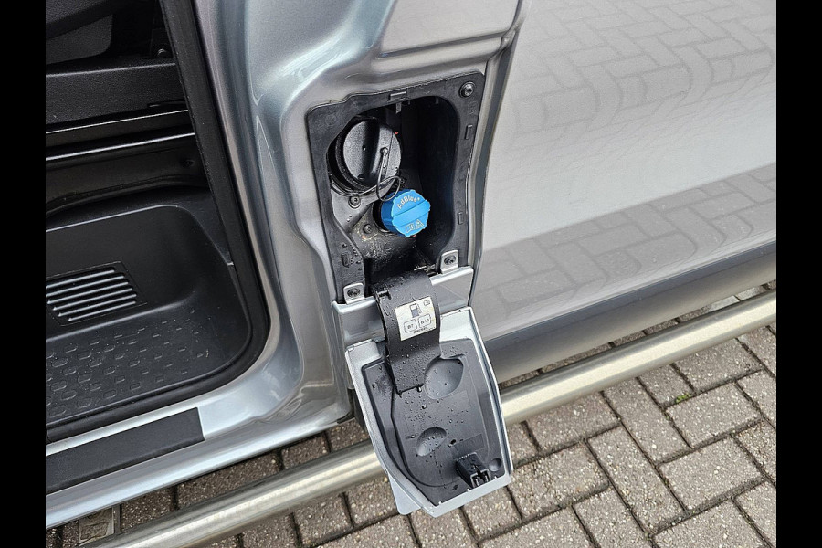 Renault Trafic 2.0 dCi 150 T29 L2H1 DC Airco Automaat Navi Sidebars Euro6 150Pk NAP 1e Eigenaar!