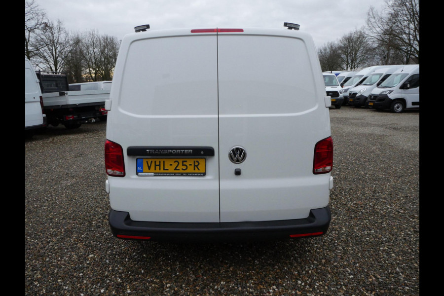 Volkswagen Transporter 2.0 TDI 150PK, L1H1, DSG-automaat, Airco, 2 x Schuifdeur, Dierenambulance-inrichting, Hondenvervoer