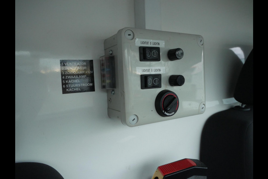 Volkswagen Transporter 2.0 TDI 150PK, L1H1, DSG-automaat, Airco, 2 x Schuifdeur, Dierenambulance-inrichting, Hondenvervoer