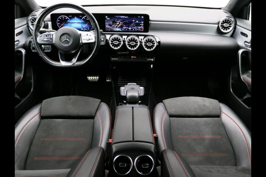 Mercedes-Benz A-Klasse 180 Business Solution AMG AMG Line | Night Pakket | Panorama Schuif-Kanteldak | Sfeerverlichting | Trekhaak | MultiBeam Koplampen | Achteruitrijcamera. Inclusief 24 maanden Mercedes-Benz Certified garantie voor Europa.