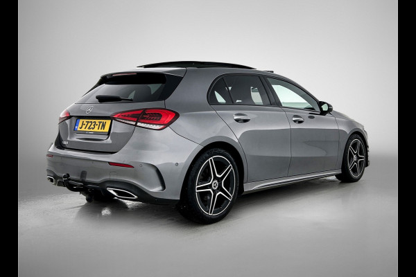 Mercedes-Benz A-Klasse 180 Business Solution AMG AMG Line | Night Pakket | Panorama Schuif-Kanteldak | Sfeerverlichting | Trekhaak | MultiBeam Koplampen | Achteruitrijcamera. Inclusief 24 maanden Mercedes-Benz Certified garantie voor Europa.