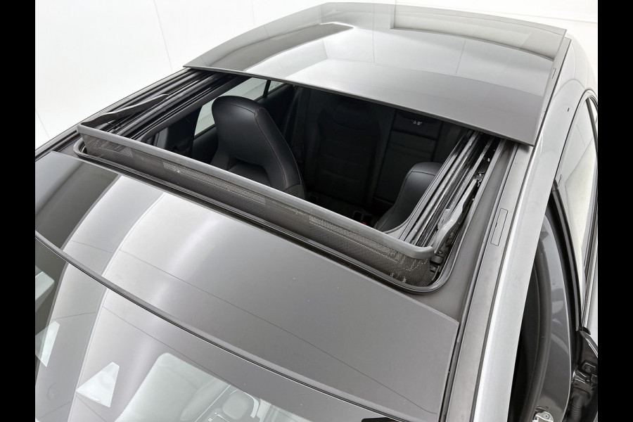 Mercedes-Benz A-Klasse 180 Business Solution AMG AMG Line | Night Pakket | Panorama Schuif-Kanteldak | Sfeerverlichting | Trekhaak | MultiBeam Koplampen | Achteruitrijcamera. Inclusief 24 maanden Mercedes-Benz Certified garantie voor Europa.