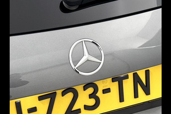 Mercedes-Benz A-Klasse 180 Business Solution AMG AMG Line | Night Pakket | Panorama Schuif-Kanteldak | Sfeerverlichting | Trekhaak | MultiBeam Koplampen | Achteruitrijcamera. Inclusief 24 maanden Mercedes-Benz Certified garantie voor Europa.