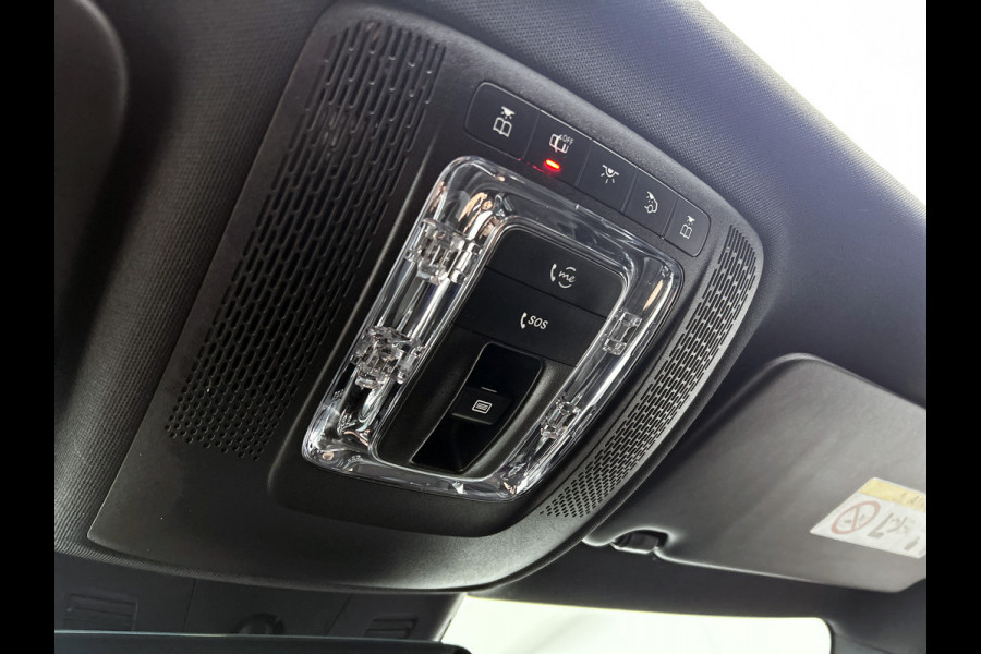 Mercedes-Benz A-Klasse 180 Business Solution AMG AMG Line | Night Pakket | Panorama Schuif-Kanteldak | Sfeerverlichting | Trekhaak | MultiBeam Koplampen | Achteruitrijcamera. Inclusief 24 maanden Mercedes-Benz Certified garantie voor Europa.