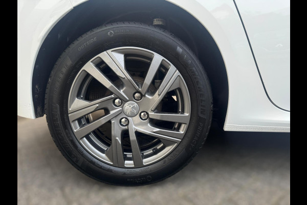 Peugeot 208 1.2 PureTech Active Pack LEDVERLICHTING / PARKEERSENSOREN / CARPLAY / CRUISE CONTROL / STOELVERWARMING / LMV / ECC