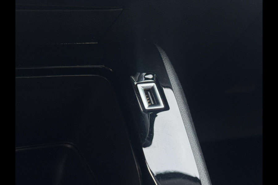 Peugeot 208 1.2 PureTech Active Pack LEDVERLICHTING / PARKEERSENSOREN / CARPLAY / CRUISE CONTROL / STOELVERWARMING / LMV / ECC