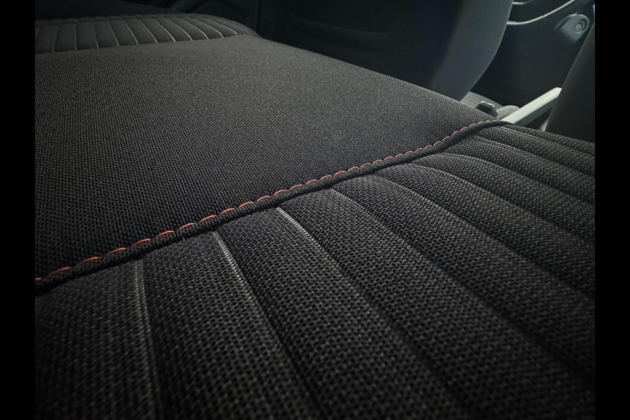 Peugeot 208 1.2 PureTech Active Pack LEDVERLICHTING / PARKEERSENSOREN / CARPLAY / CRUISE CONTROL / STOELVERWARMING / LMV / ECC