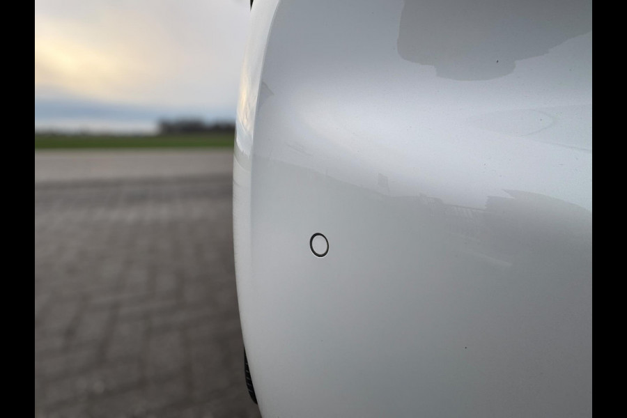 Peugeot 208 1.2 PureTech Active Pack LEDVERLICHTING / PARKEERSENSOREN / CARPLAY / CRUISE CONTROL / STOELVERWARMING / LMV / ECC