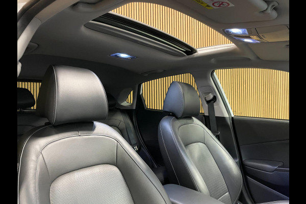 Hyundai Kona EV Premium 64 kWh|GROTE ACCU|100%SOH|FACELIFT|3-FASE|TREKH|DAK|HUD|LEDER|ACC|STUURVERW|STOELVERW+VENT|CAMERA|CARPLAY|