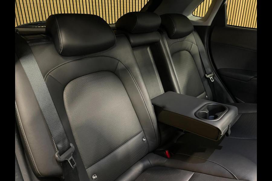 Hyundai Kona EV Premium 64 kWh|GROTE ACCU|100%SOH|FACELIFT|3-FASE|TREKH|DAK|HUD|LEDER|ACC|STUURVERW|STOELVERW+VENT|CAMERA|CARPLAY|